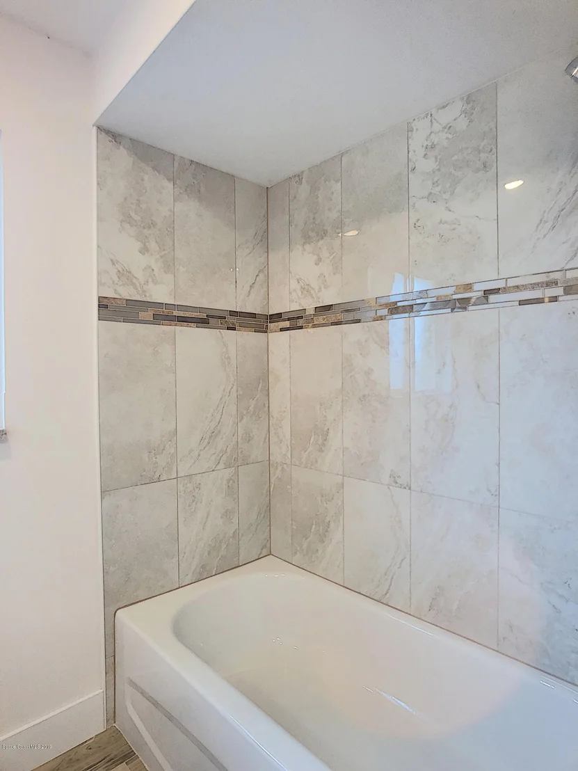 Photo of 304 N Roundtree Drive