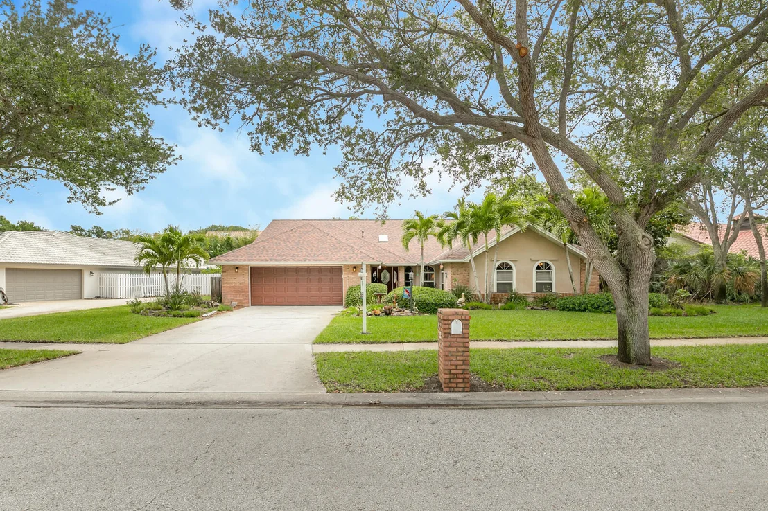 Photo of 654 Hummingbird Drive