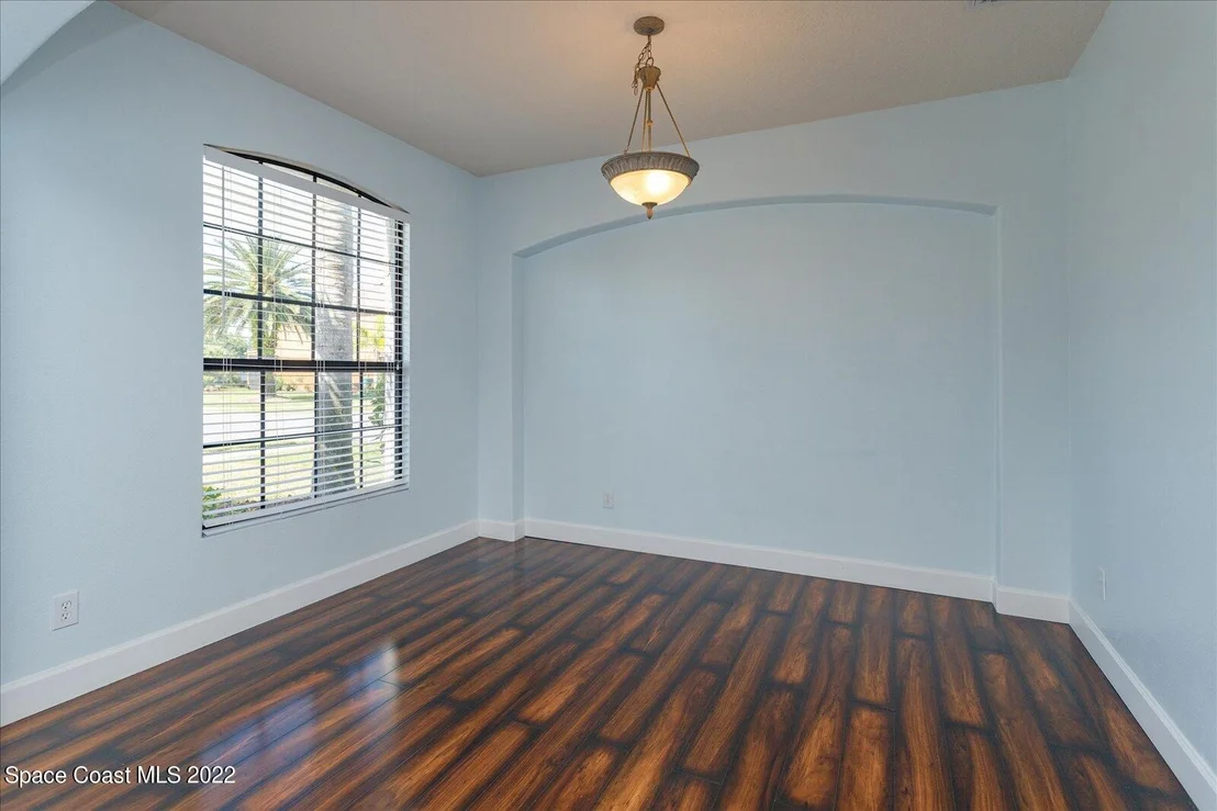 Photo of 1480 Talon Way