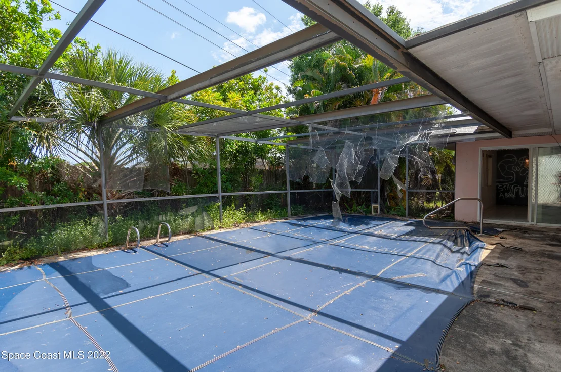 Photo of 722 Bianca Drive NE