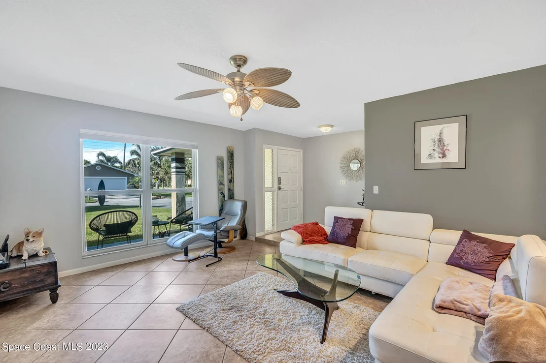 Photo of 380 Bahama Drive