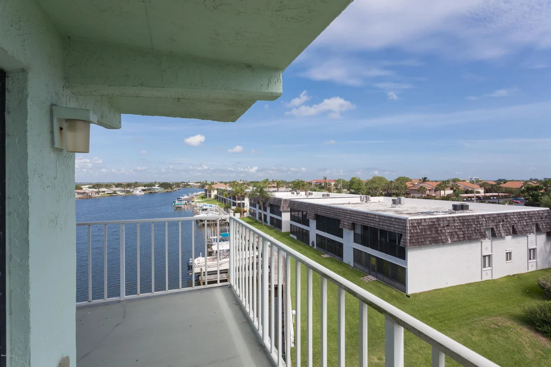 Photo of Unit 2405 at 1750 Commodore Boulevard