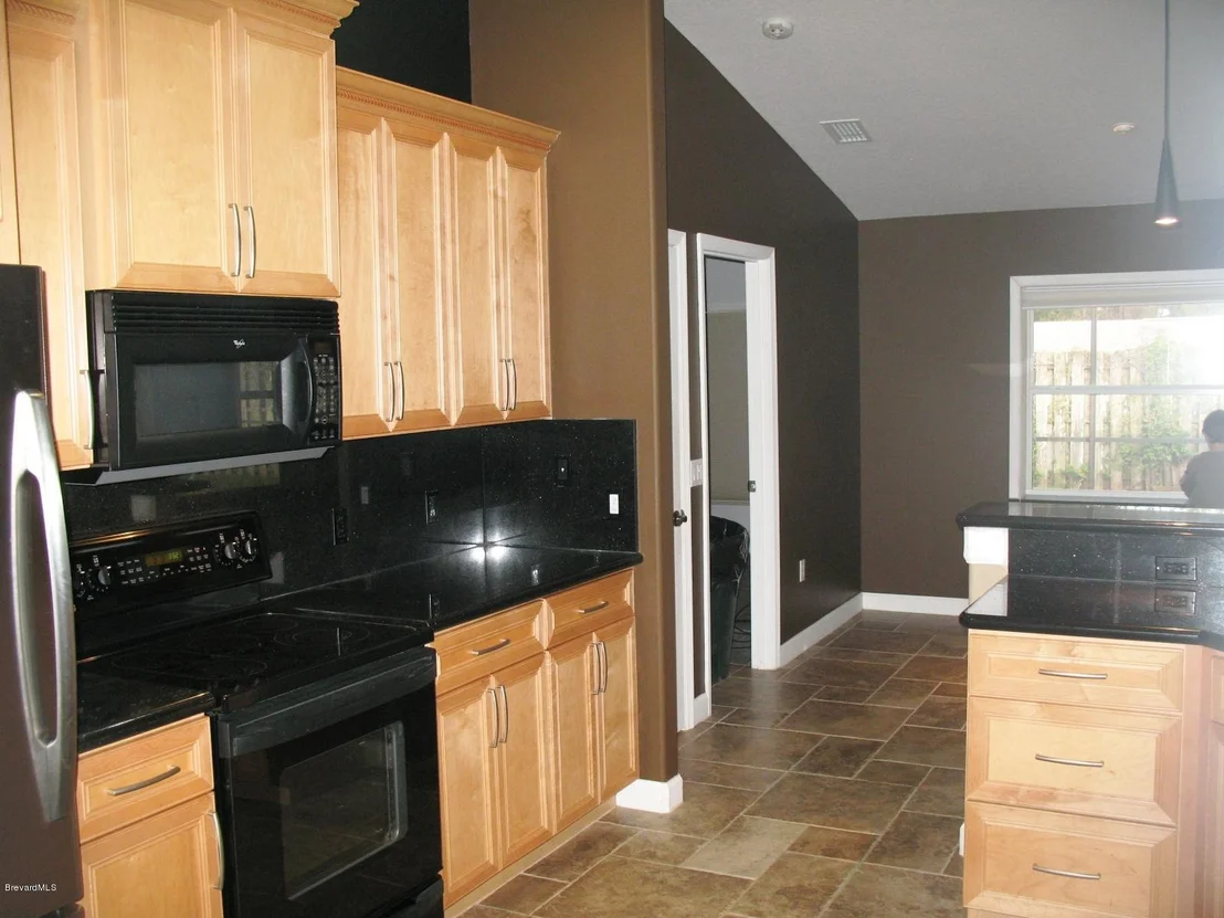 Photo of 2426 Oakcrest Lane