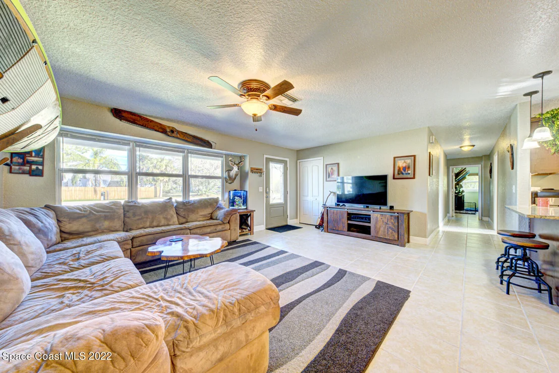 Photo of 4185 Milwaukee Avenue