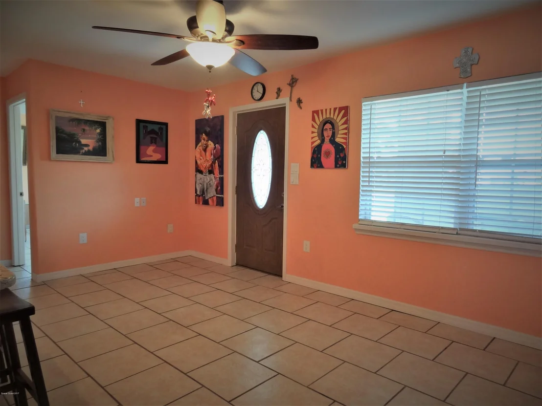 Photo of 829 Camellia Drive