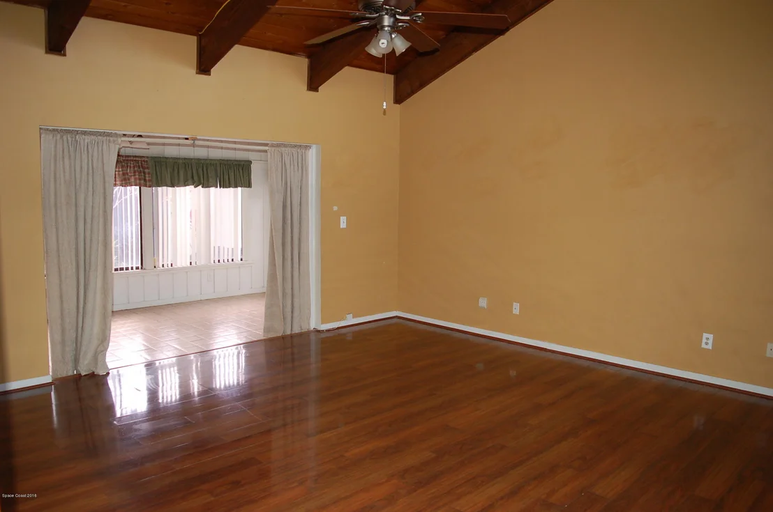 Photo of 260 Bayhead Drive