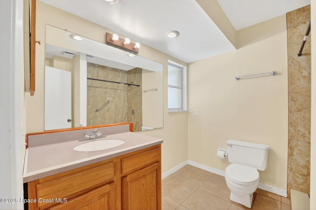 Photo of 1340 Mariposa Drive NE