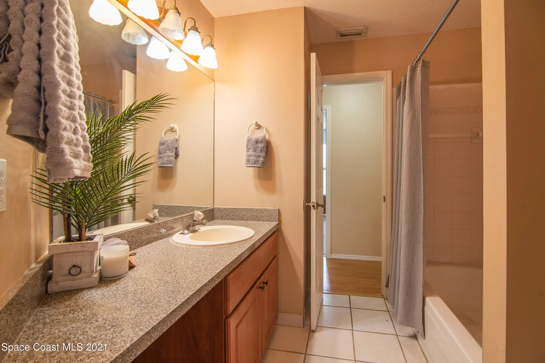 Photo of 928 Osprey Lane