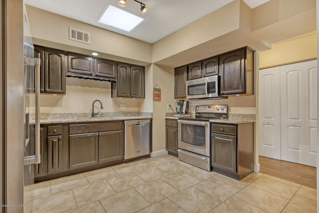 Photo of 765 Angle Street NE