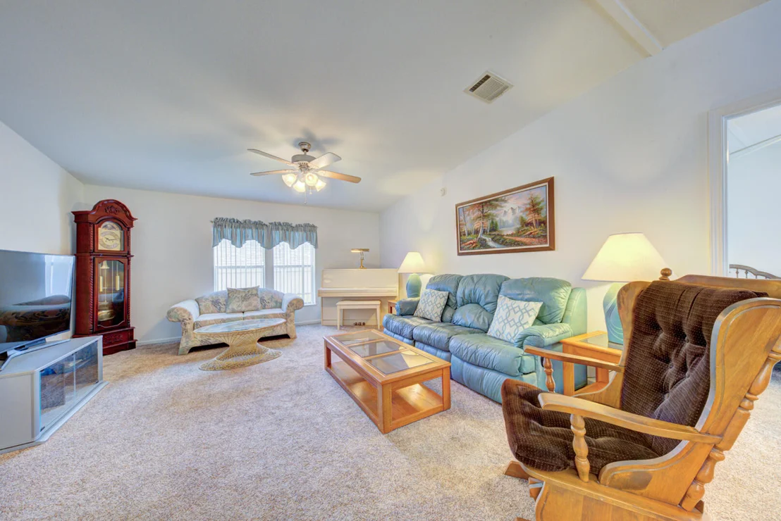 Photo of 665 Outer Drive