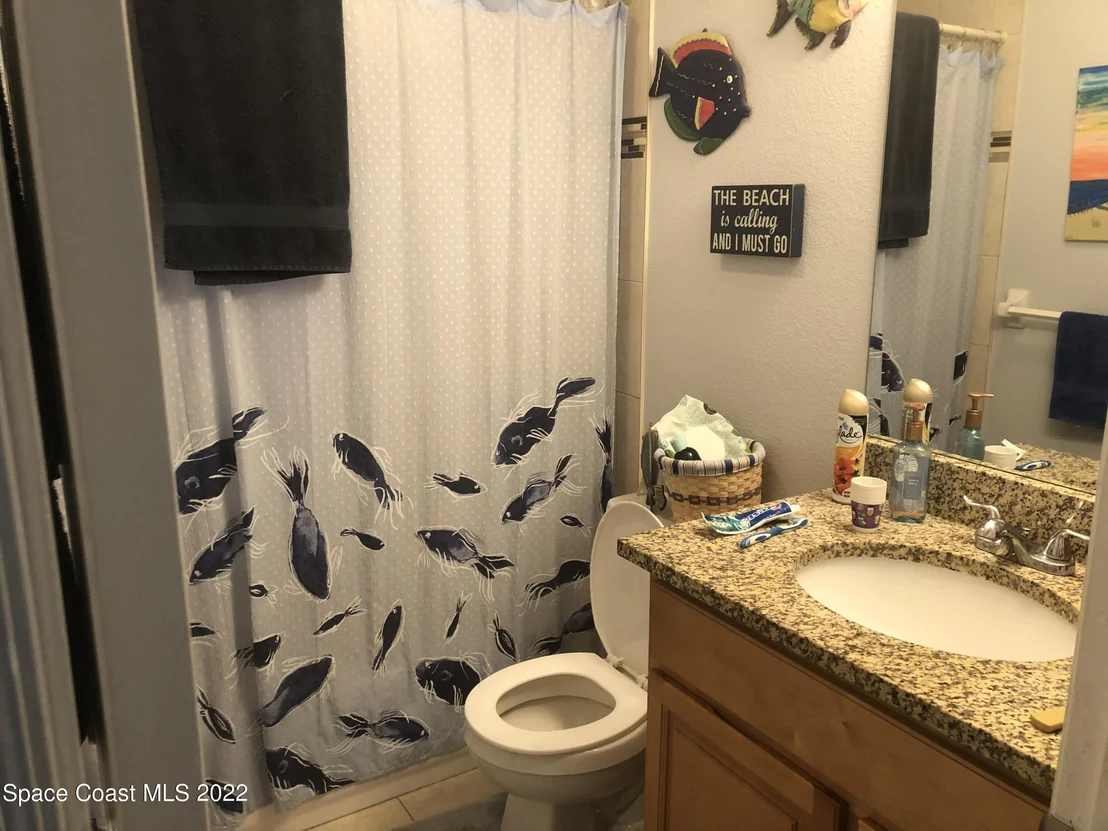 Photo of 6591 Bancroft Avenue