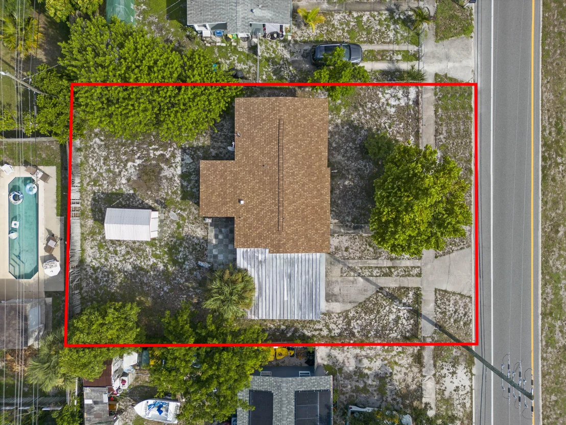 Photo of 939 Bianca Drive NE