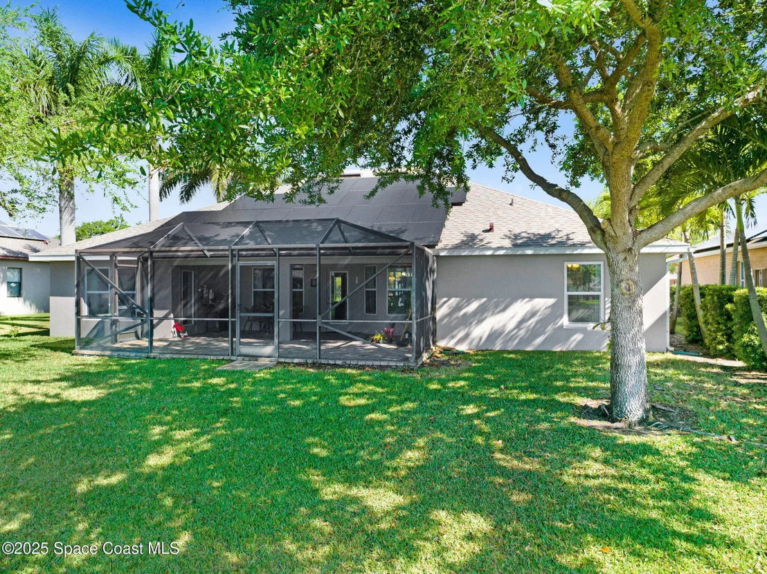 Photo of 2074 Botanica Circle
