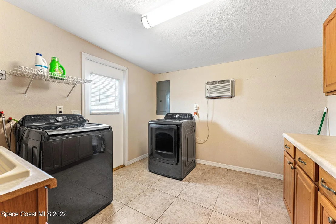 Photo of 2558 Sadler Lane