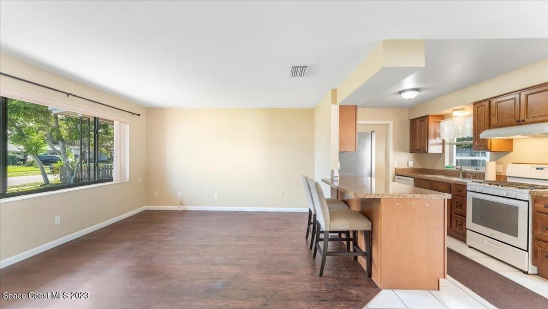Photo of 940 Cristobal Drive