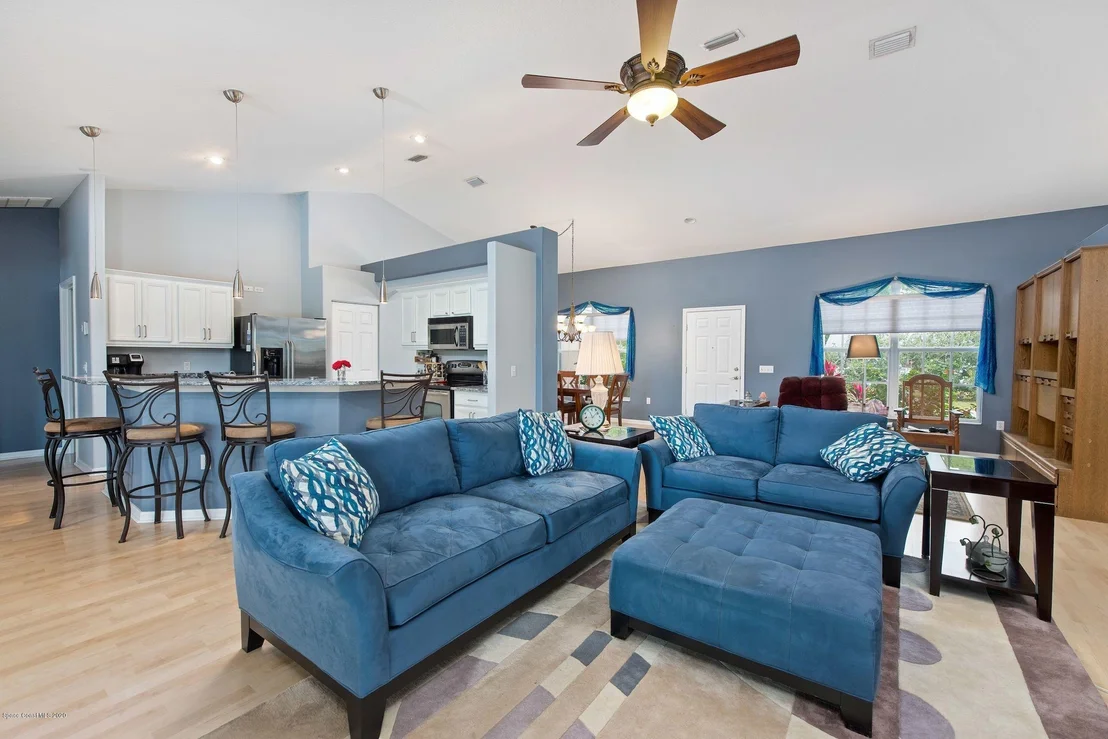 Photo of 706 La Veta Drive