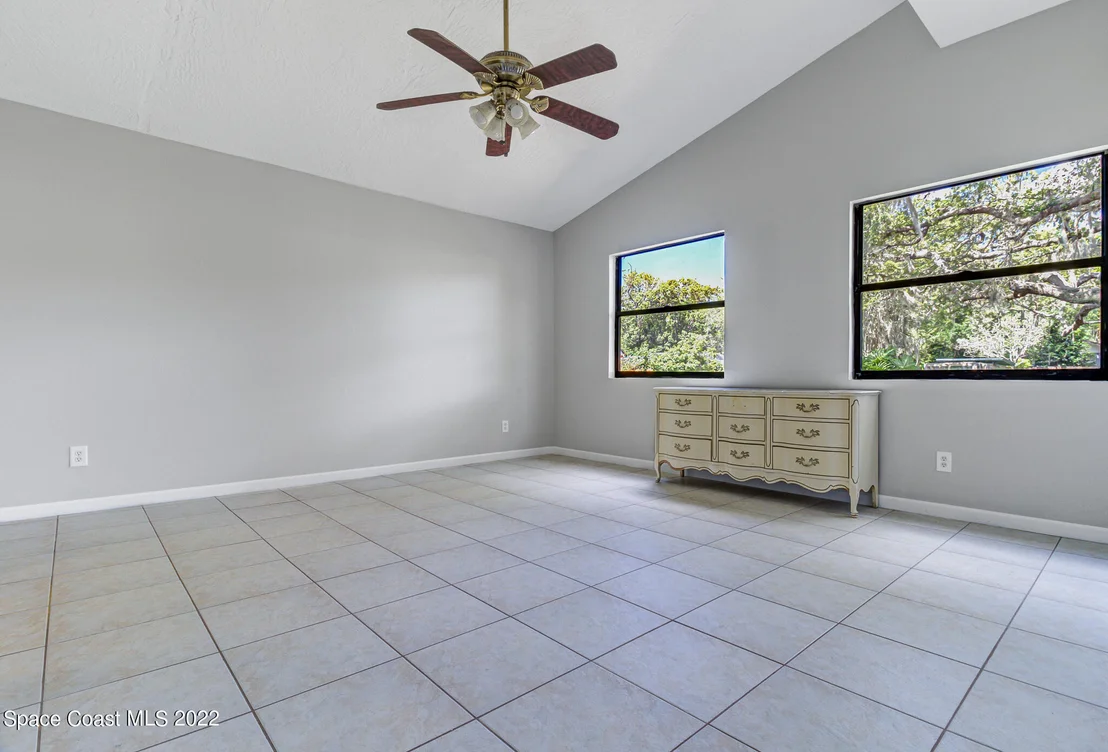 Photo of 2777 Pine Avenue