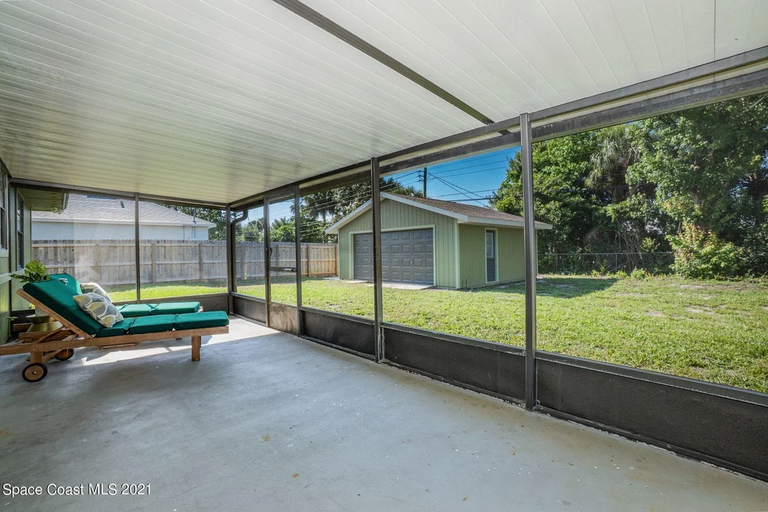 Photo of 1015 Hibiscus Street