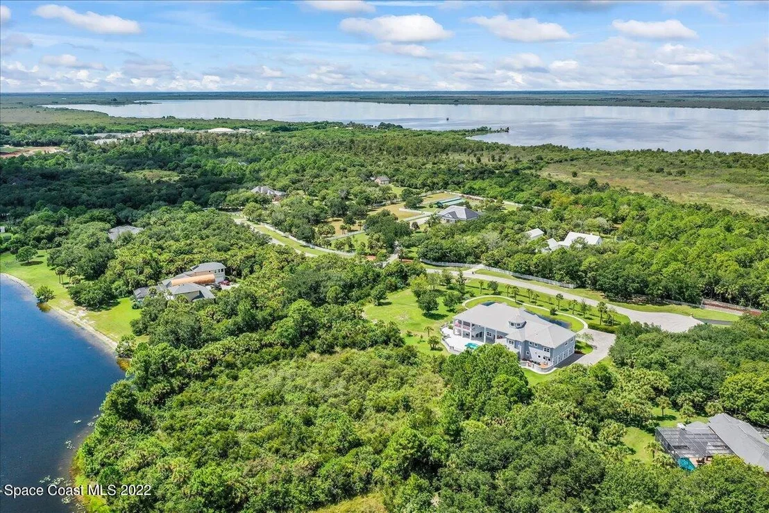 Photo of 5660 Willoughby Drive