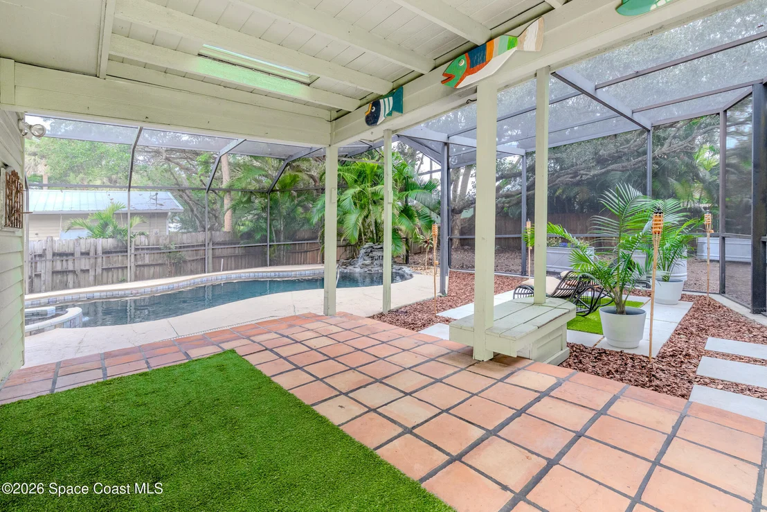 Photo of 5925 Riverside Drive