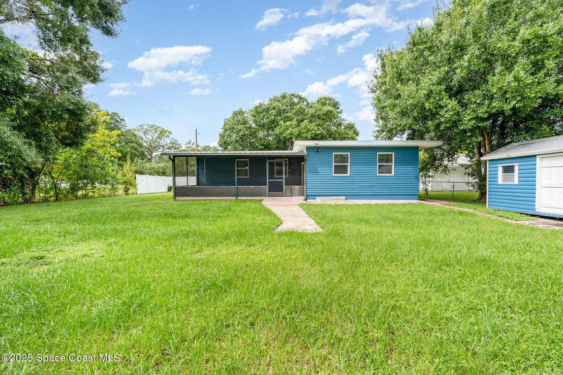 Photo of 190 Stephenson Drive NE