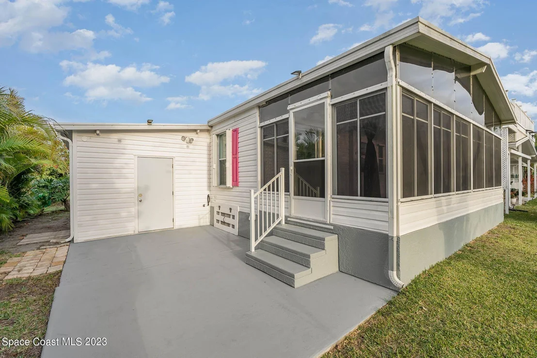 Photo of 1081 Barefoot Circle