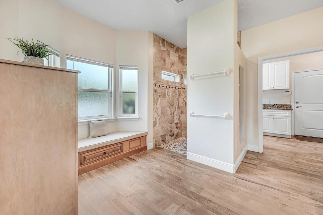 Photo of 2690 Weber Road