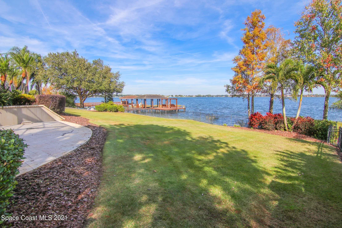Photo of 228 Mclean Point
