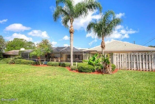 Photo of 703 Hibiscus
