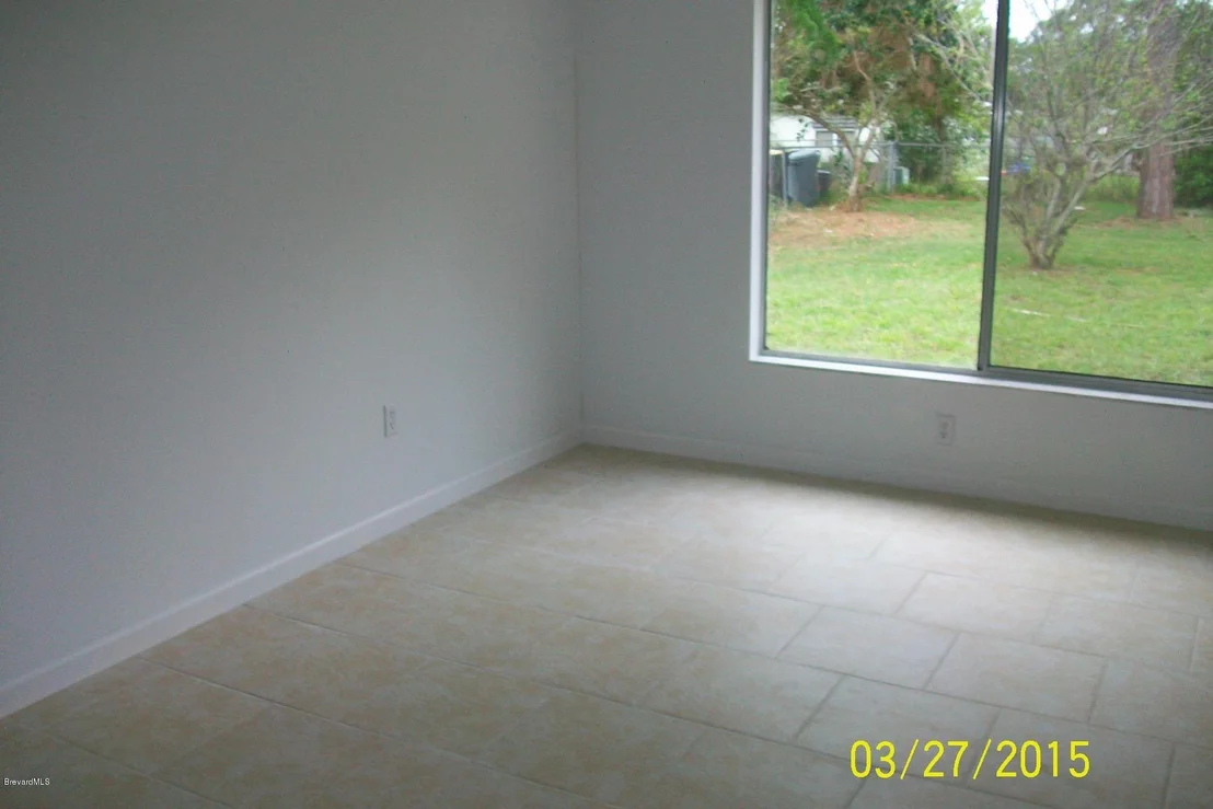 Photo of 1132 NE Mariposa Drive
