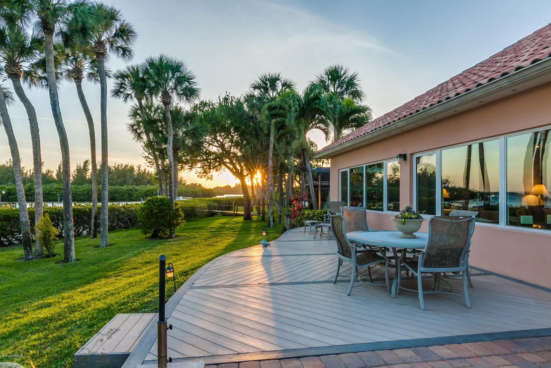 Photo of 290 Hammock Shore Drive