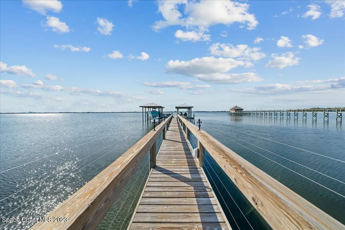 Photo of 3000 N Riverside Drive