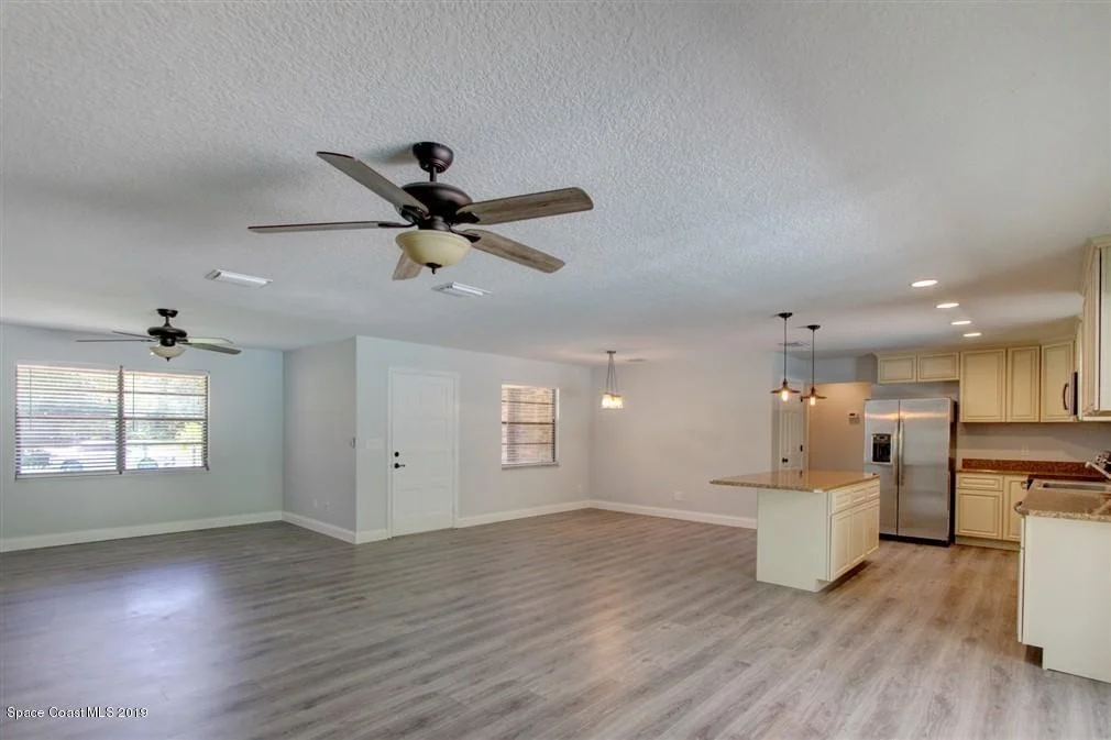 Photo of 1879 Oakwood Trail