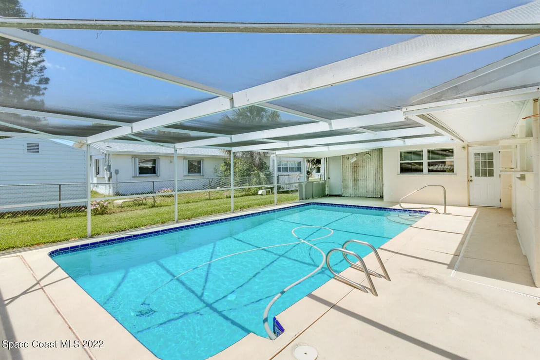 Photo of 2205 Lakeview Drive