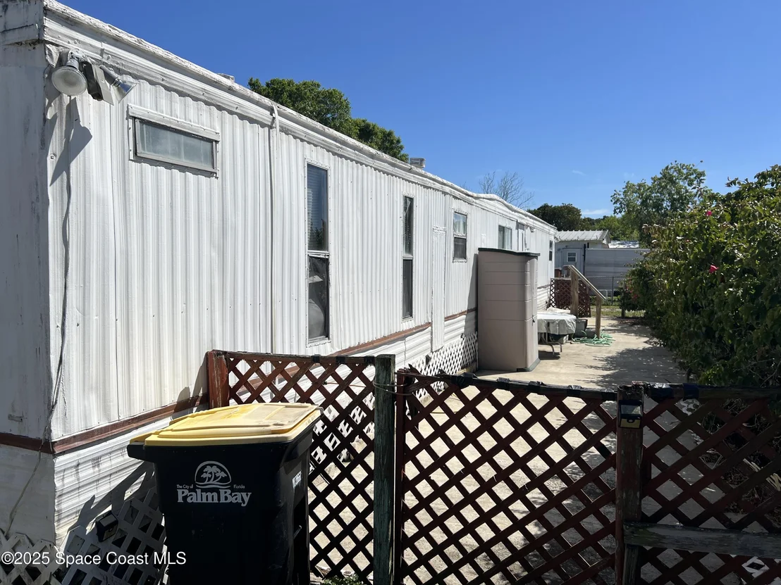 Photo of 2041 Colby Street