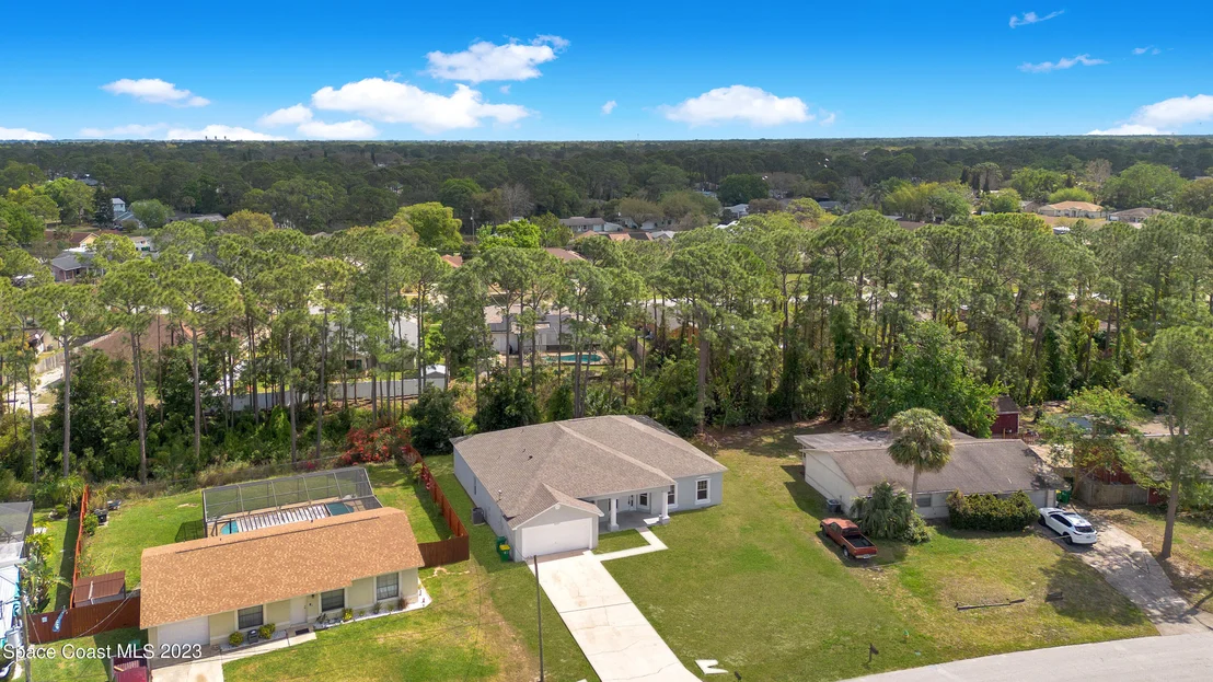 Photo of 6697 Cecil Road