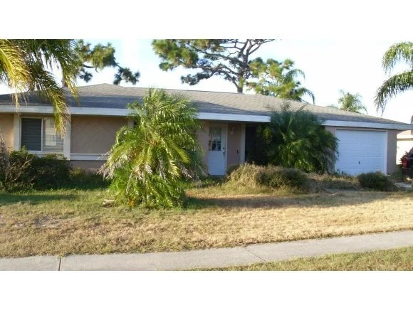Photo of 905 NE Riviera