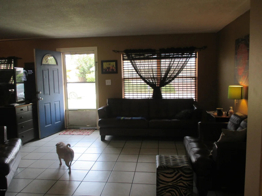 Photo of 2677 Hereford Road