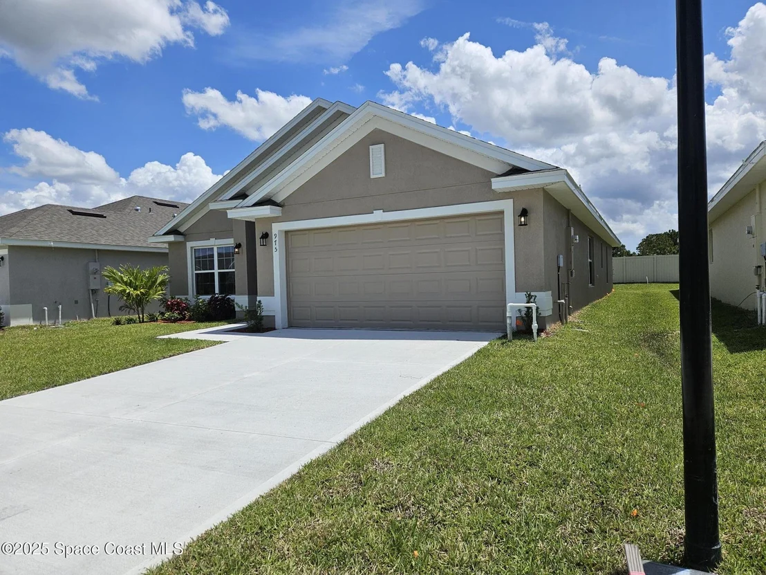 Photo of 975 Kylar Drive NW