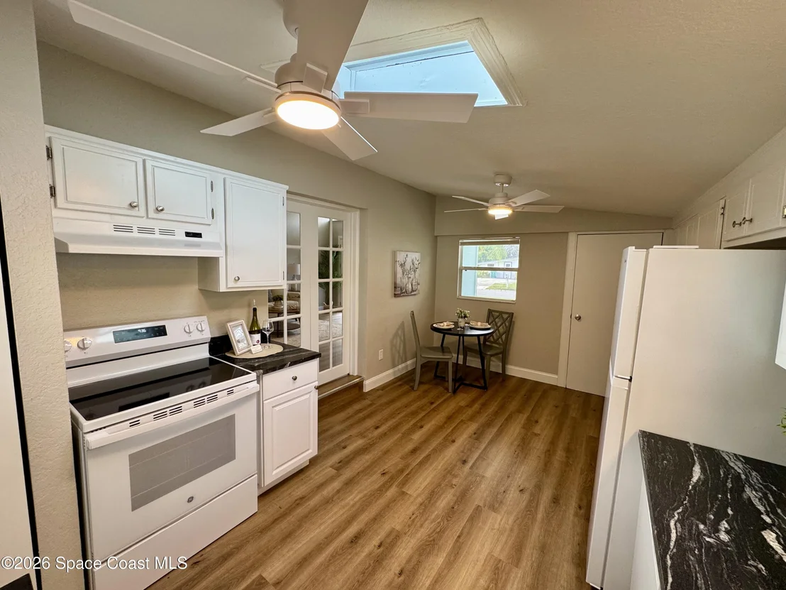 Photo of 2252 Laden Road