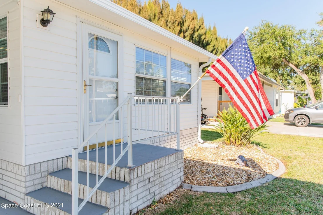 Photo of 184 Rosewood Drive