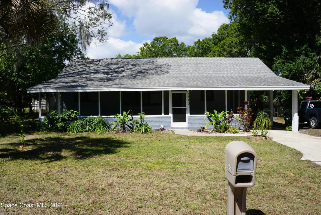 Photo of 5748 Lord Street