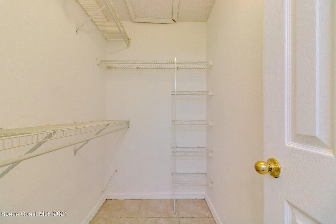 Photo of 1125 White Oak Circle