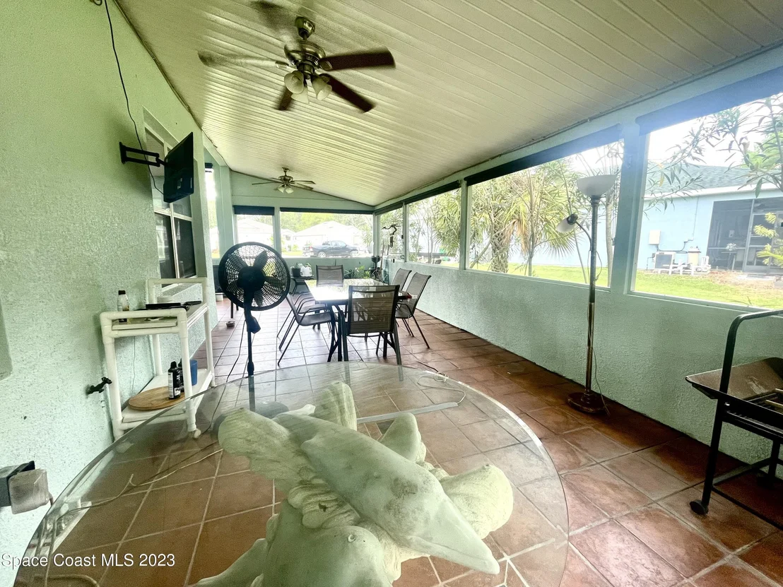 Photo of 471 Carley Lane