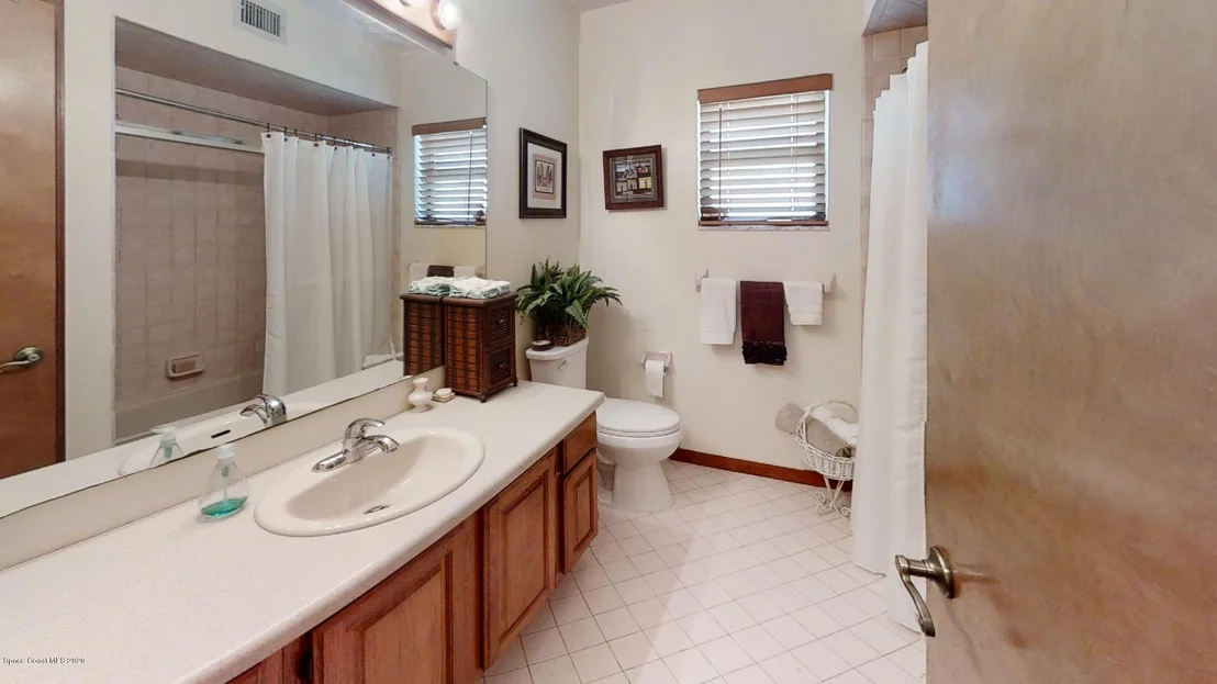 Photo of 1380 Silver Lake Drive