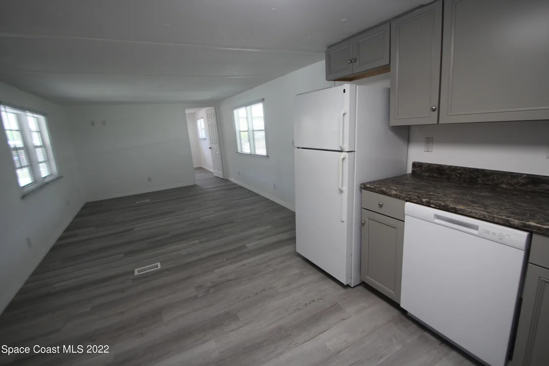Photo of 2559 Chatham Way NE