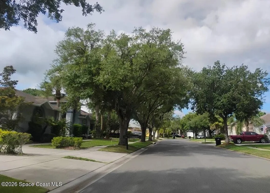 Photo of 321 Fairway Pointe Circle