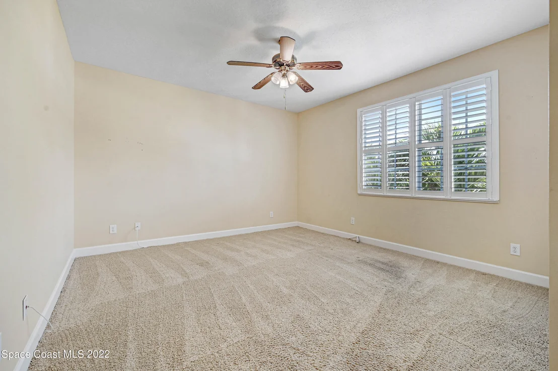 Photo of 592 Oceanside Boulevard