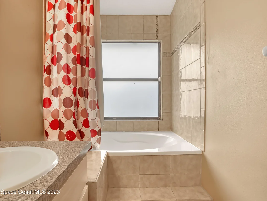 Photo of 958 Lyons Circle NW
