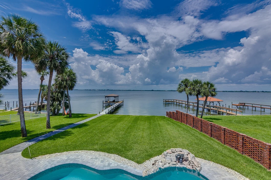 Photo of 300 Riverside Drive